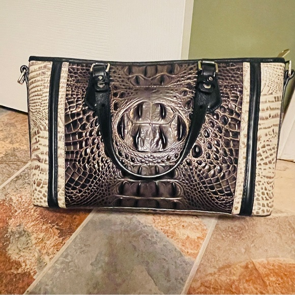 🎁 RARE! Brahmin Graphite Crestview Mini Asher! No longer being produced! - Picture 10 of 16